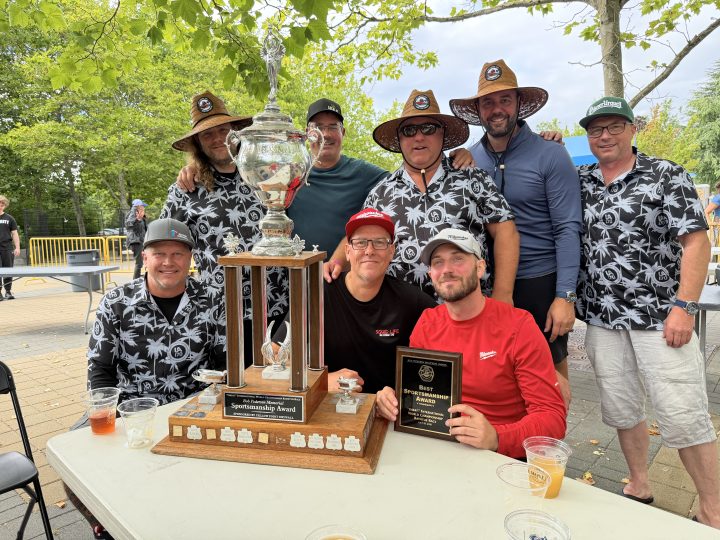 UA Local 170 team shines at Great World Championship Bathtub Race